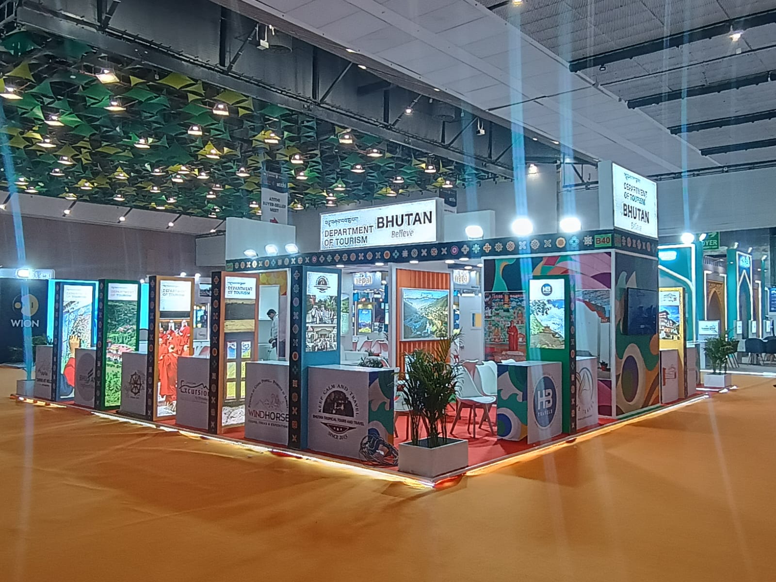 Executive Exhibition Stall & Meeting Lounge - Sterling Designs